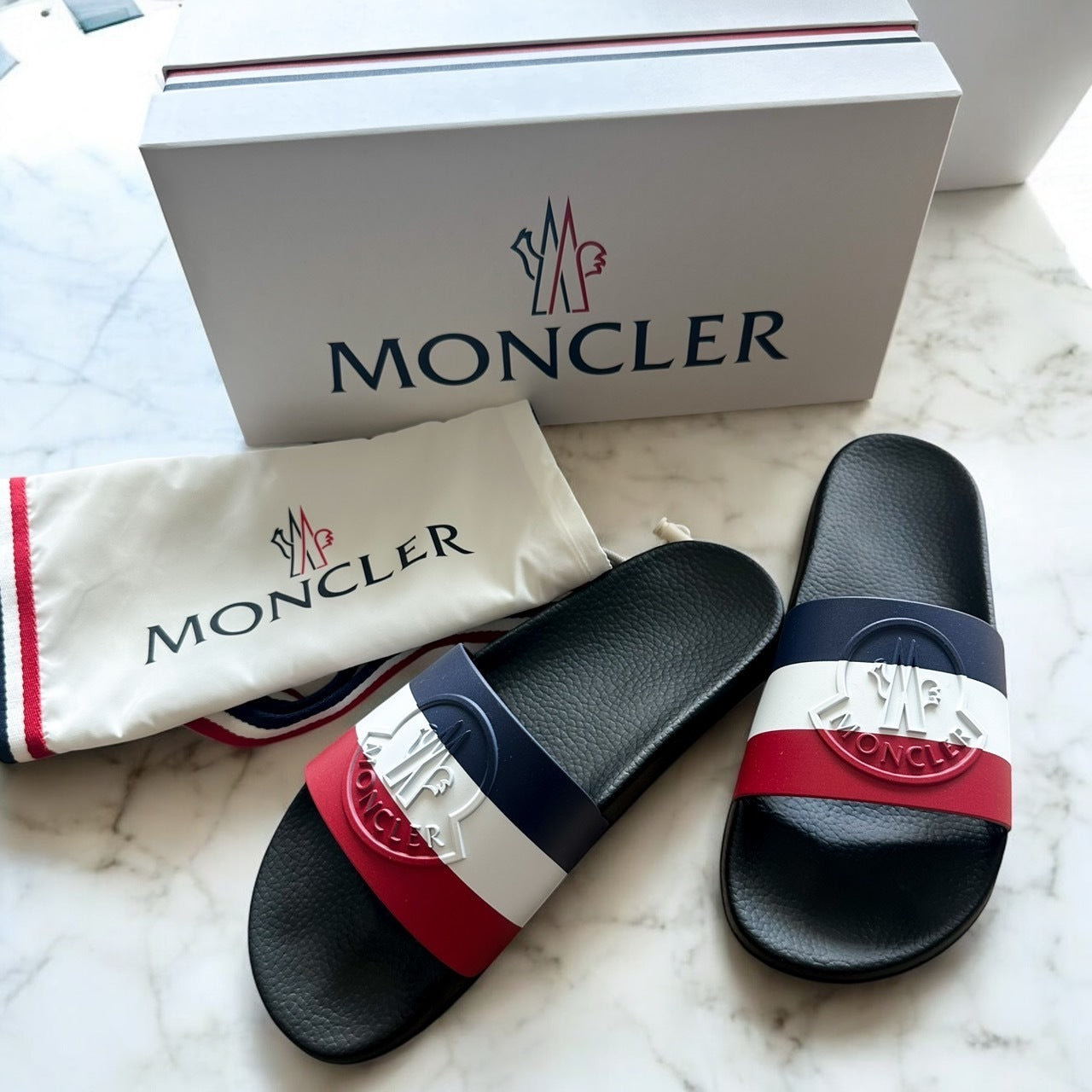 <Moncler >モンクレールBasileサンダル
