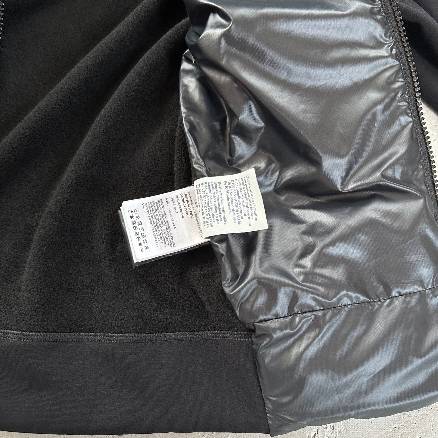 ＜MONCLER GRENOBLE ＞パディング入りジップアップパーカー