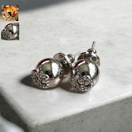 ＜VALENTINO＞Vロゴ メタル x スワロフスキークリスタル ピアス