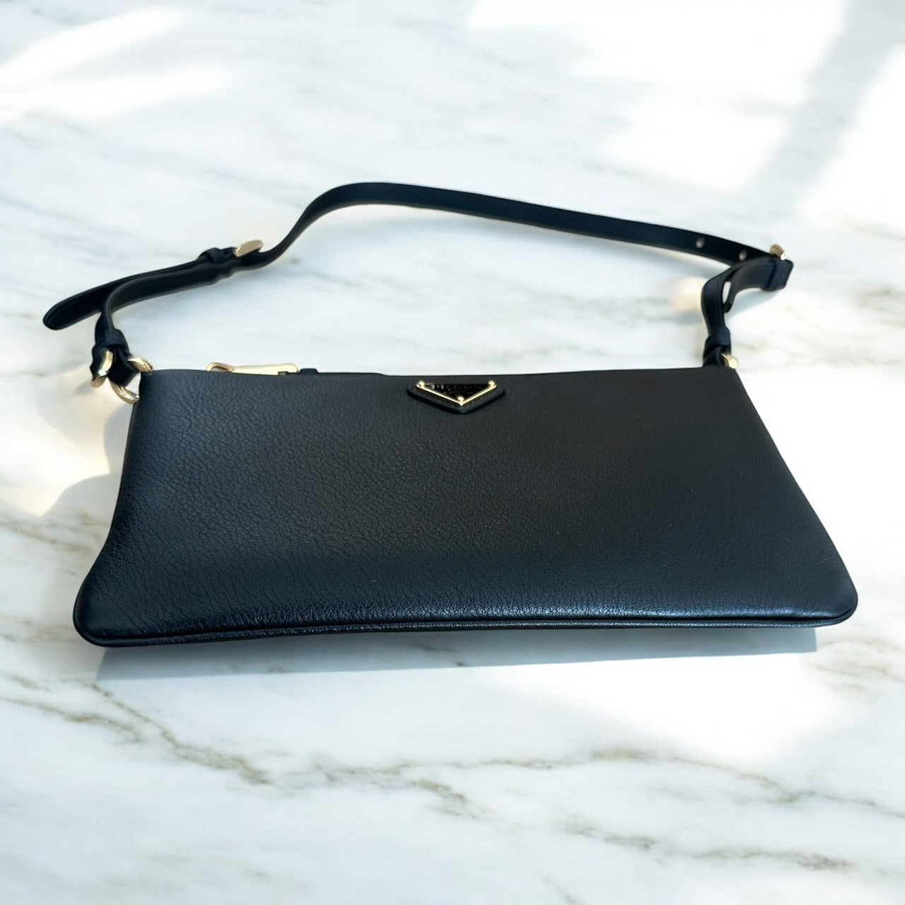 ＜PRADA ＞プラダ レザー ポーチ