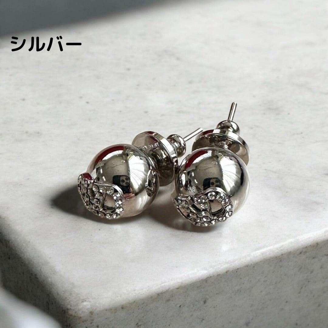 ＜VALENTINO＞Vロゴ メタル x スワロフスキークリスタル ピアス