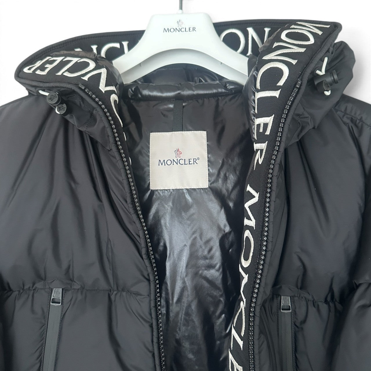 ＜Moncler＞Montcla ショートダウンジャケット