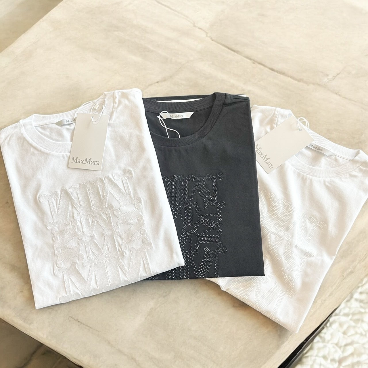 ＜MAX MARA ＞T-シャツ-GIOVANE