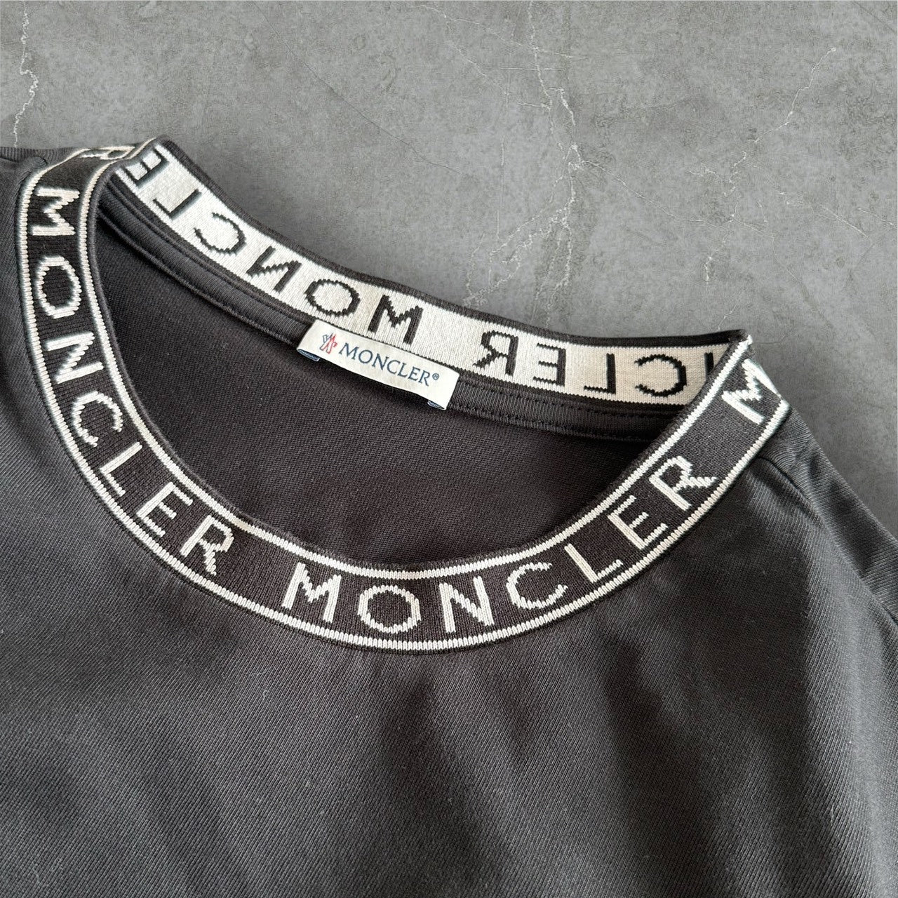 ＜Moncler  ＞モンクレール・TシャツL10918C000318390T