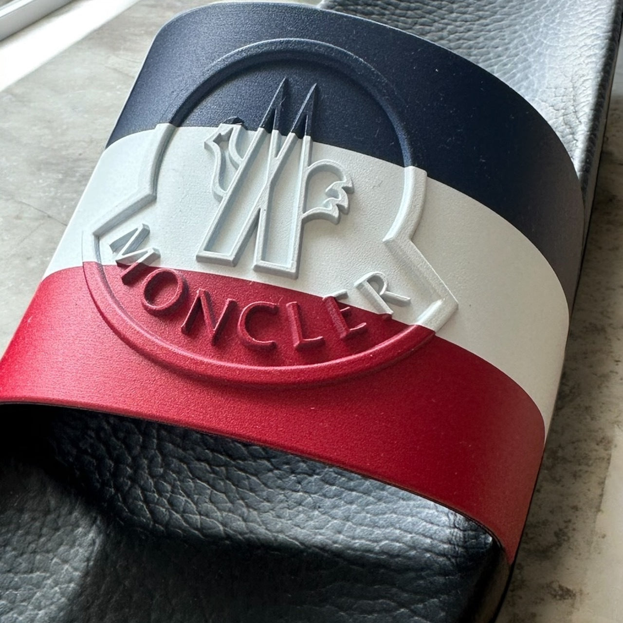 ＜Moncler ＞モンクレールBasileサンダル