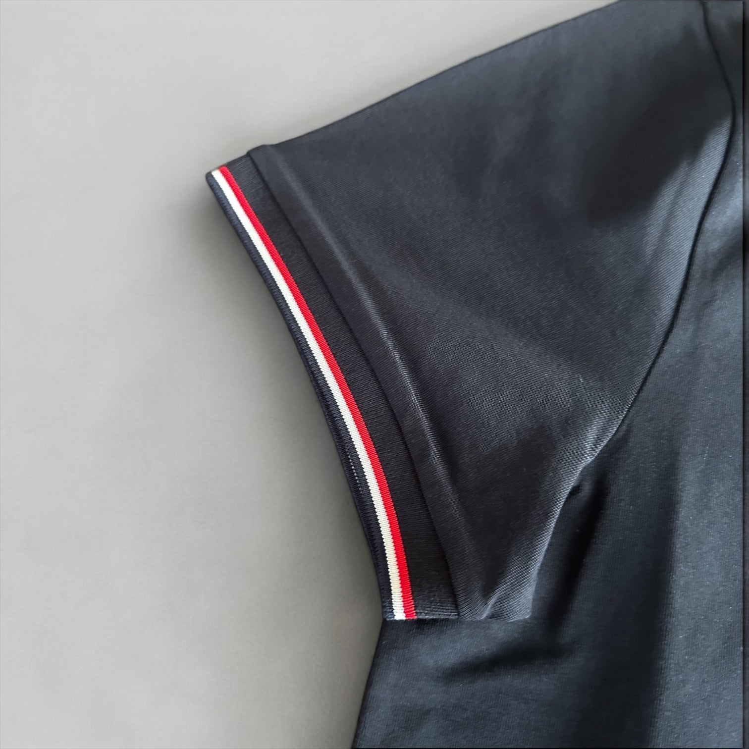 ＜Moncler＞TシャツL10918C7160087296