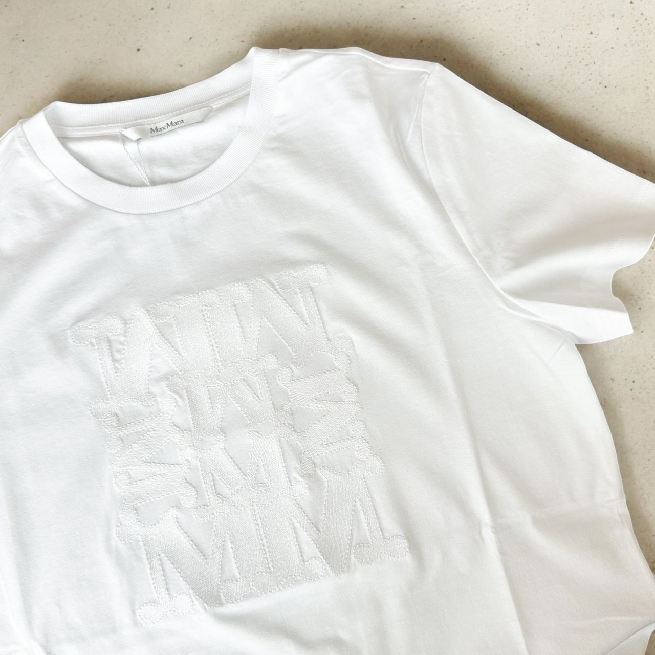 ＜MAX MARA ＞T-シャツ-GIOVANE