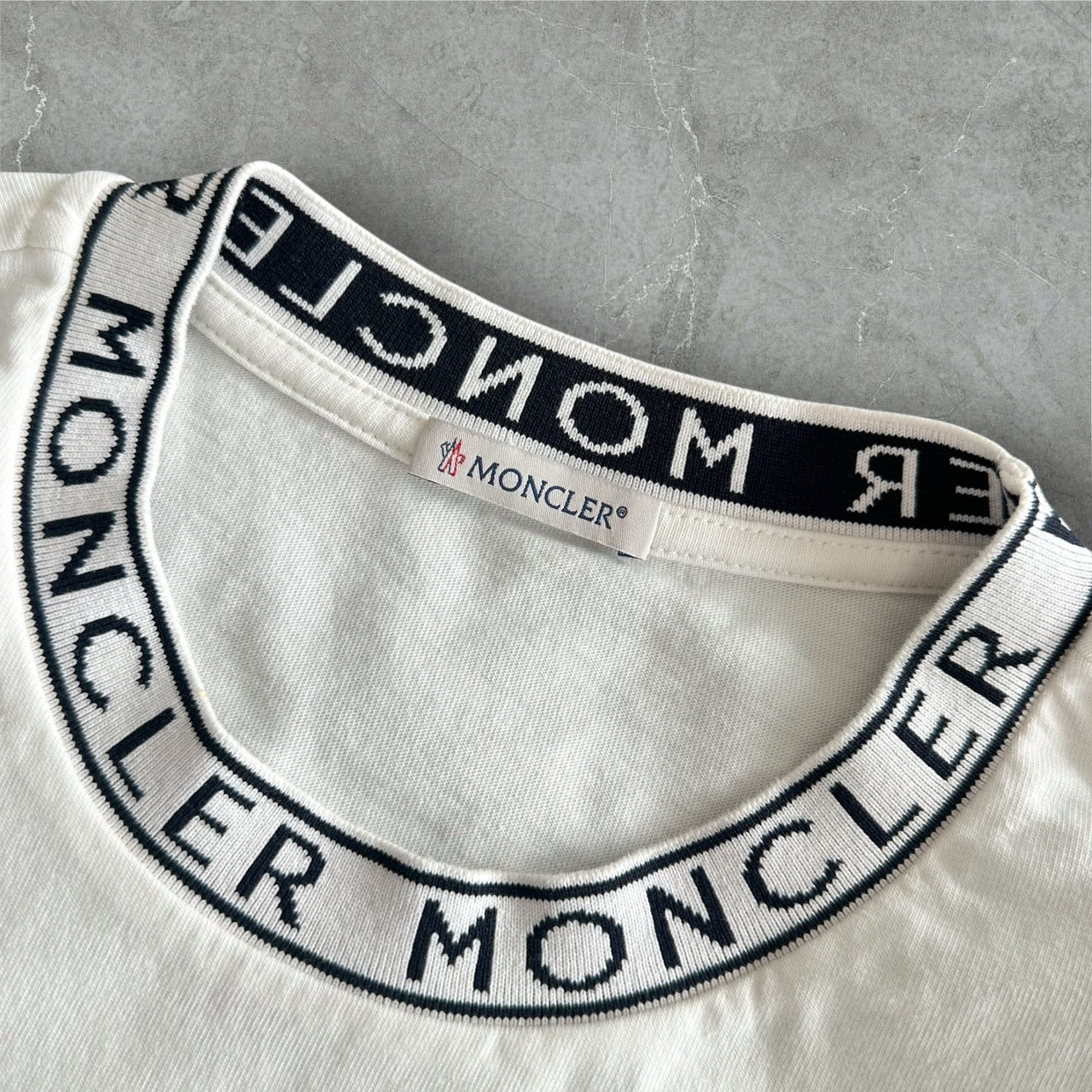 ＜Moncler  ＞モンクレール・TシャツL10918C000318390T