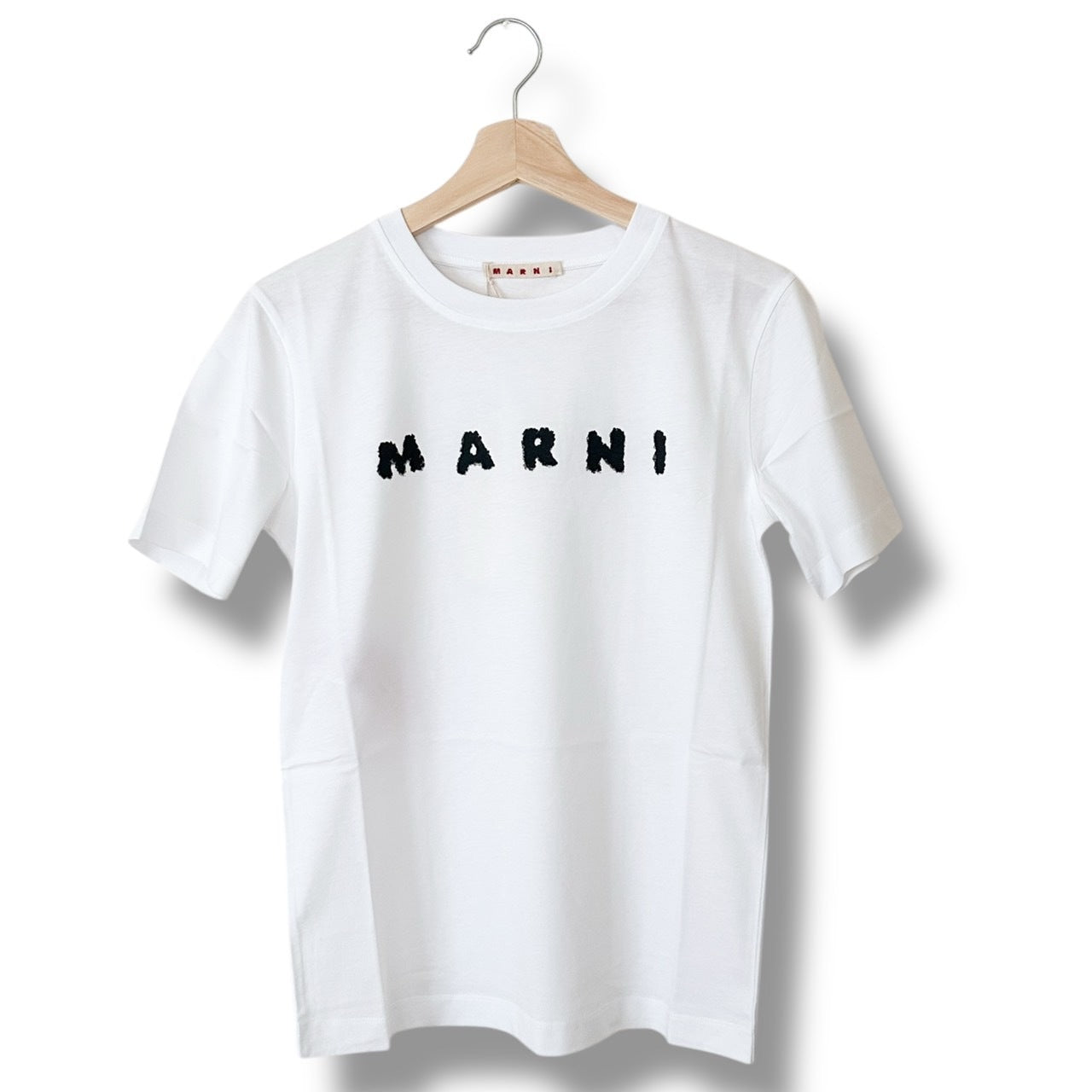 ＜MARNI＞マルニ・スクリブル・ロゴ入Tシャツ
