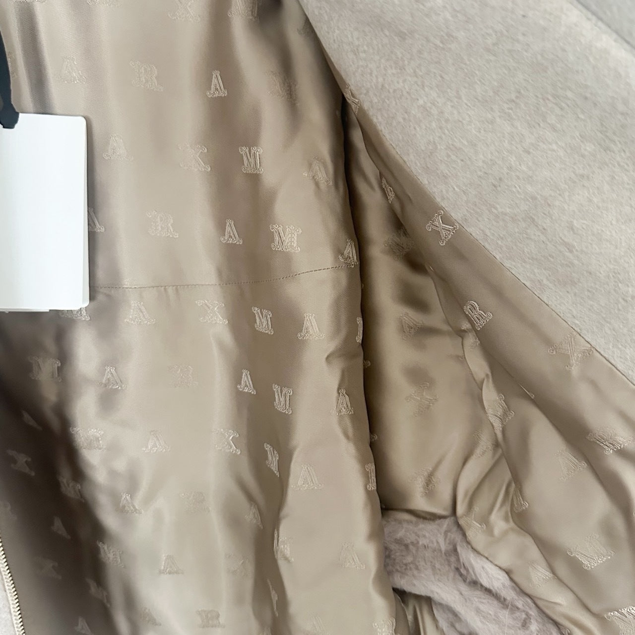 ＜MAX MARA ＞テディベアケープ PETALO