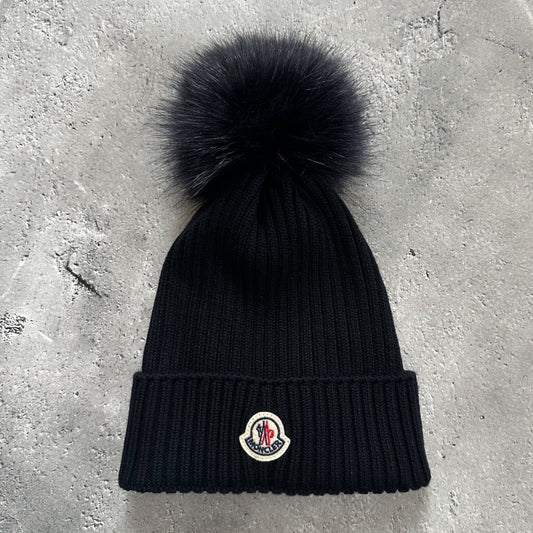 ＜ MONCLER  ＞大人もOK！モンクレール・ニット帽