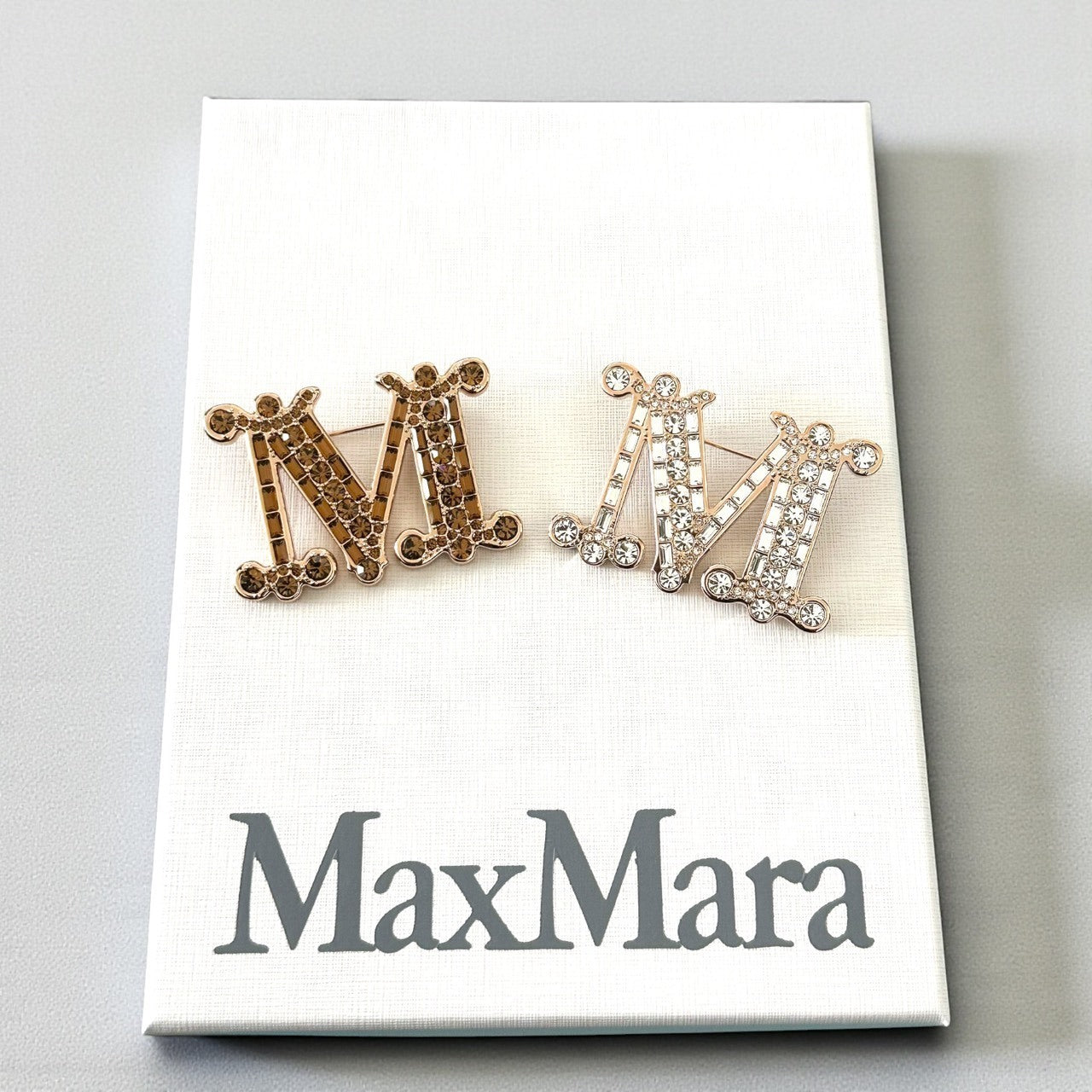 ＜MAX MARA ＞ブローチ BATH2