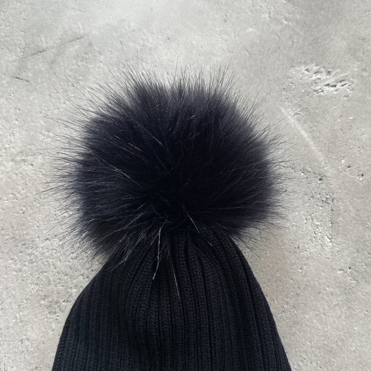 ＜ MONCLER  ＞大人もOK！モンクレール・ニット帽