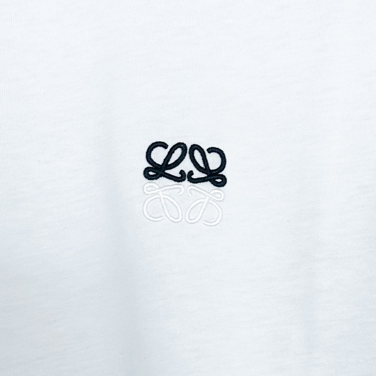 ＜LOEWE＞　ロエベ・ロゴ Tシャツ