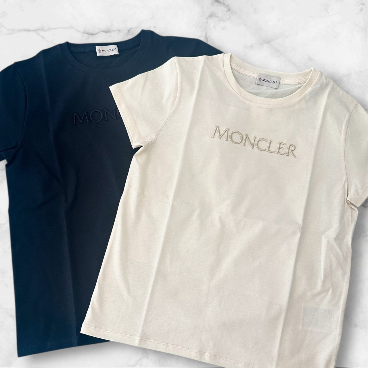 ＜ MONCLER  ＞大人もOK！モンクレールTシャツL19548C0000989AT9